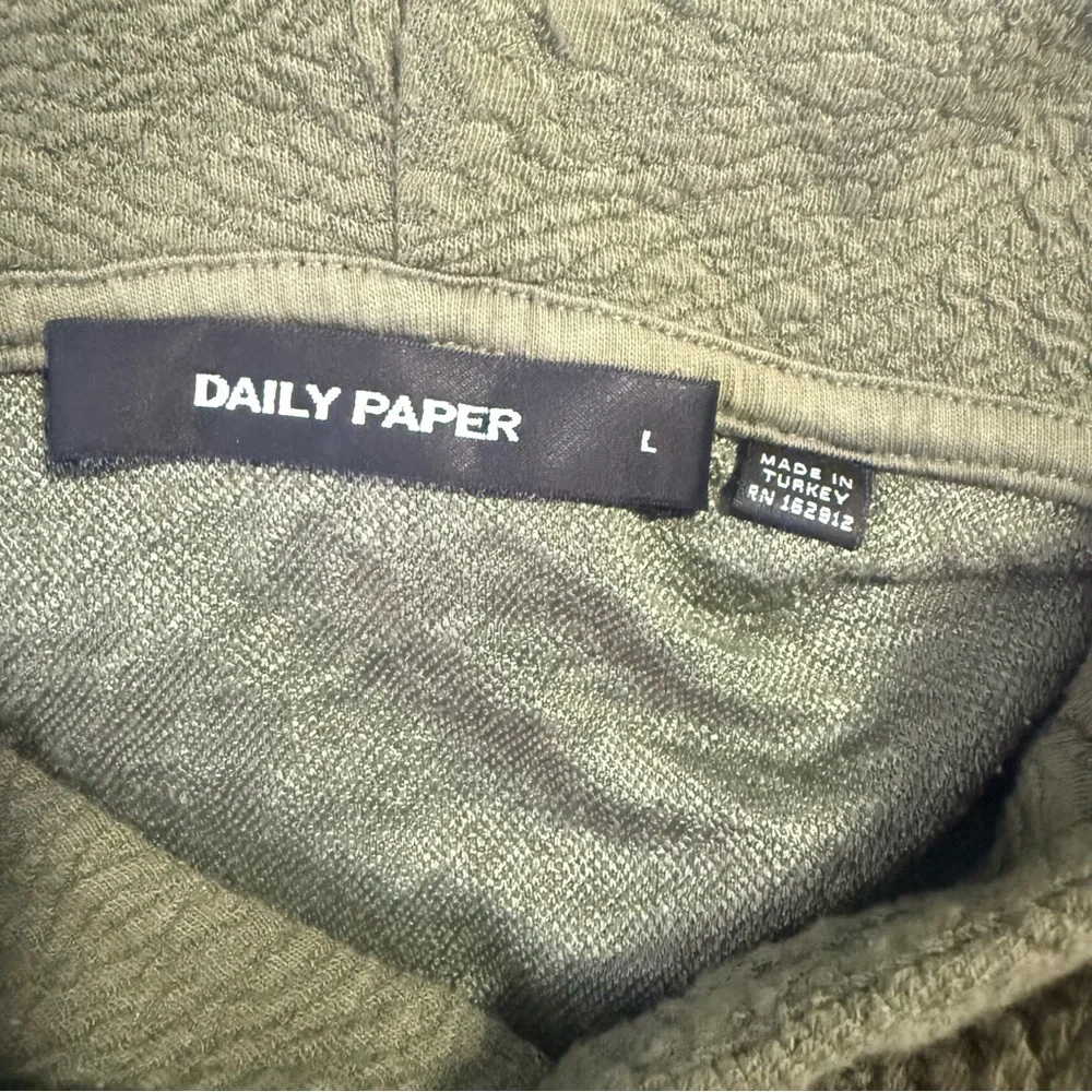 Daily Paper excellent used